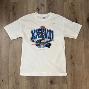 2004 NFL Vintage Super Bowl XXXVIII Official T-Shirt Patriots vs. Panthe…